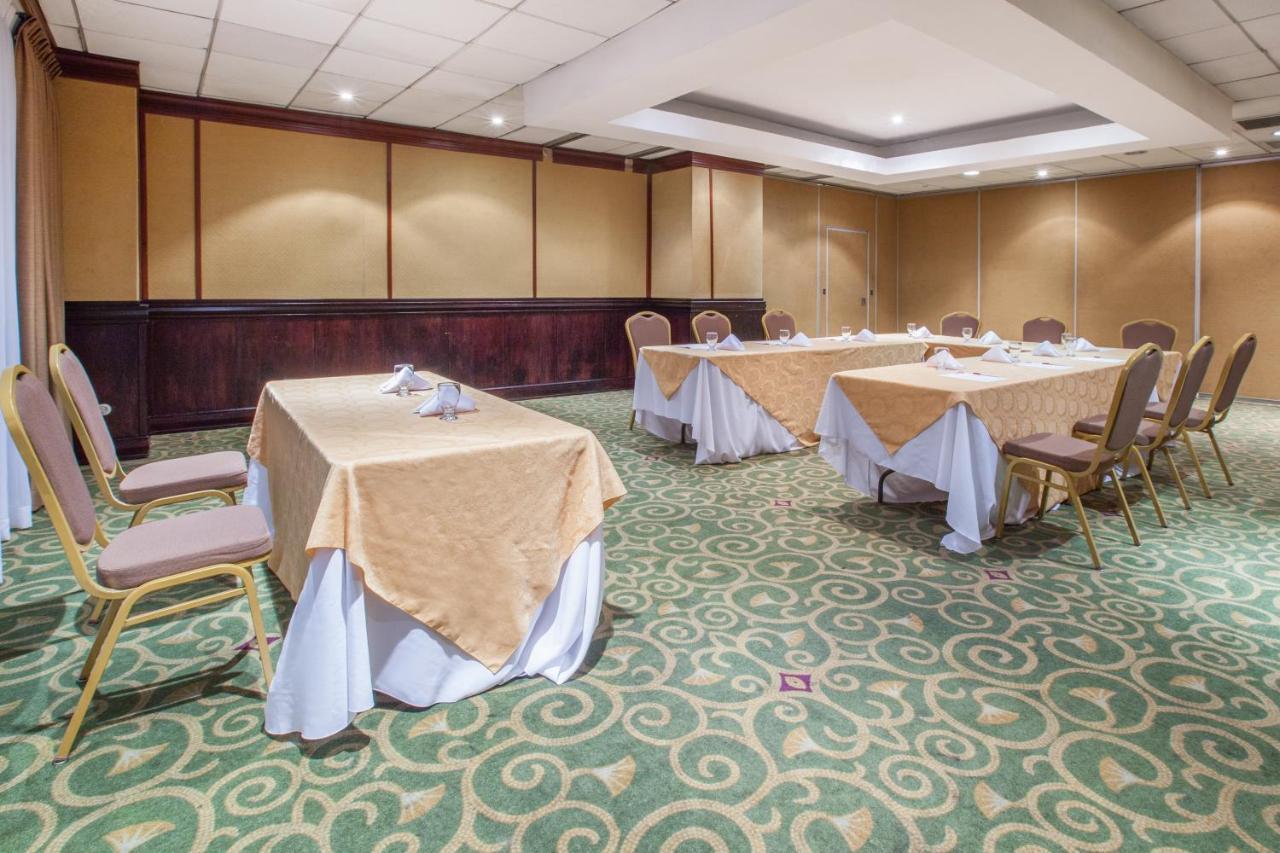 Crowne Plaza San Pedro Sula Hotel Eksteriør billede